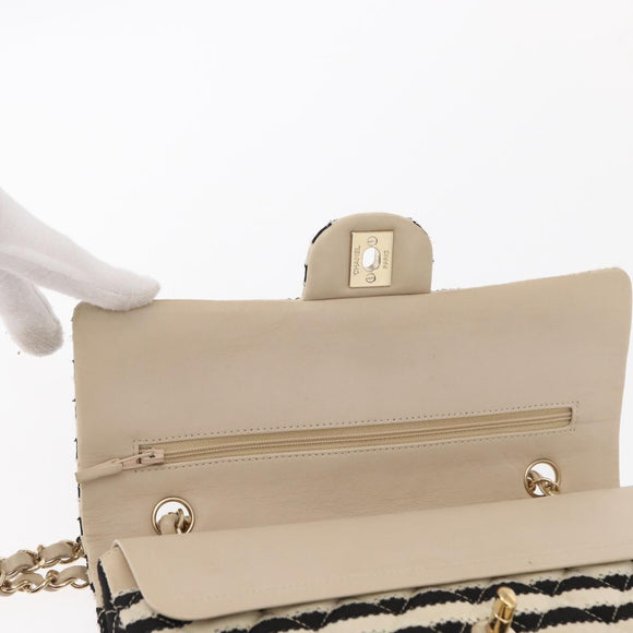 CHANEL Matelasse Chain Double Flap Chain Bag Knitted White CC Auth 152291SAV