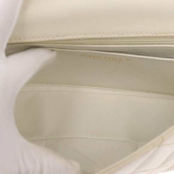 CHANEL Matelasse Chain Shoulder Bag Leather Beige Gold CC Auth 152439