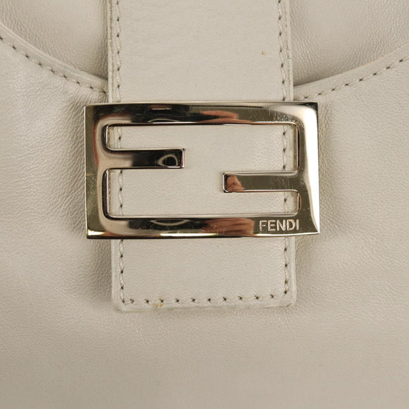 FENDI Mamma Baguette Shoulder Bag Leather White Gold Auth 154081M
