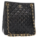 CHANEL Matelasse Chain Shoulder Bag Patent leather Black Gold CC Auth 154765-1