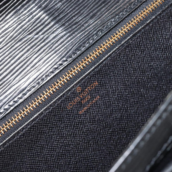 LOUIS VUITTON Epi Serie Dragonne Clutch Bag Black Noir M52612 LV Auth 155183