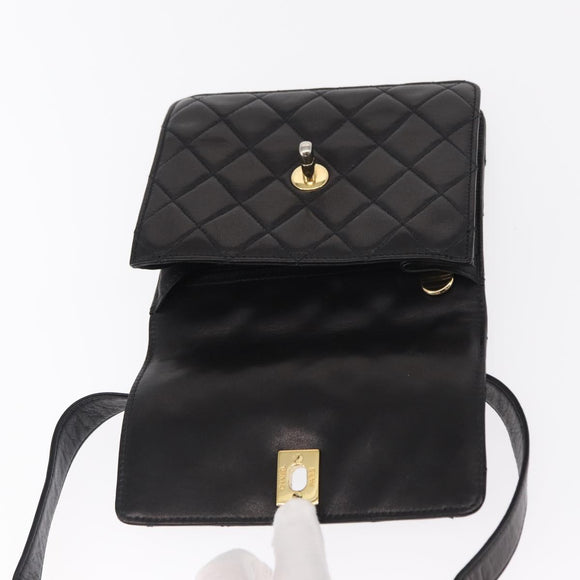CHANEL Matelasse Waist bag Lamb Skin Black Gold CC Auth 156628V