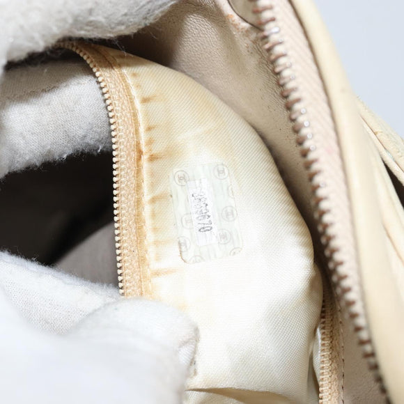 CHANEL Matelasse Shoulder Bag Lamb Skin White Gold CC Auth 156813