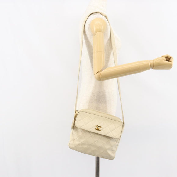 CHANEL Matelasse Shoulder Bag Lamb Skin White Gold CC Auth 156813