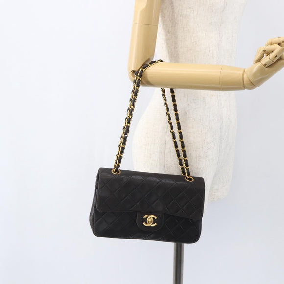 CHANEL Double Flap Matelasse 25 Chain Bag Lamb Skin Black Gold CC Auth 157061SAV