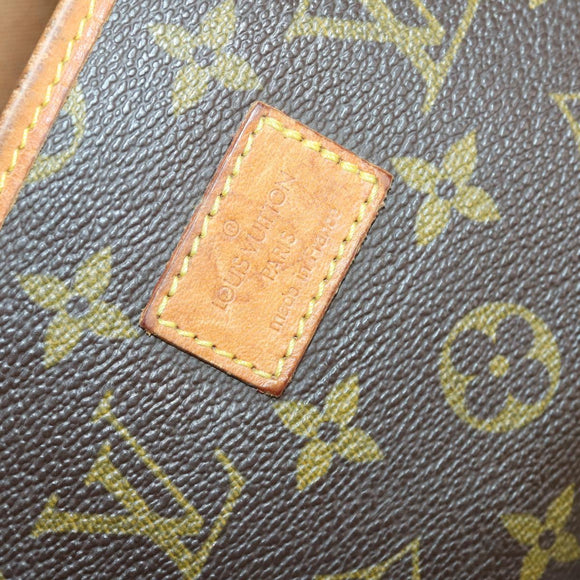 LOUIS VUITTON Monogram Saumur 35 Shoulder Bag M42254 LV Auth 157246