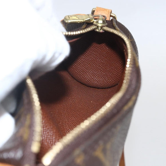 LOUIS VUITTON Monogram Papillon Buideltje LV Auth 157370
