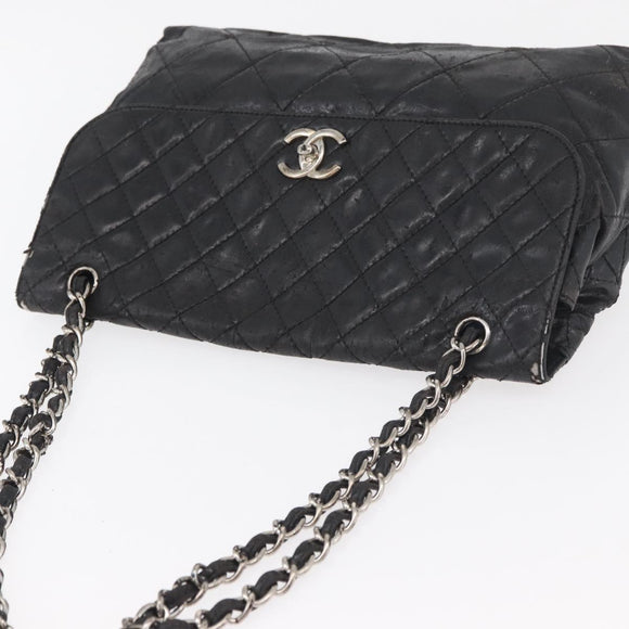 CHANEL Matelasse Chain Shoulder Bag Patent leather Black Silver CC Auth 158095