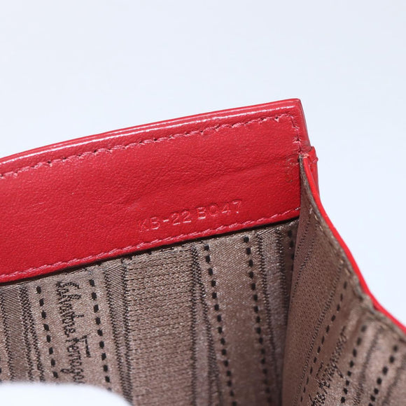 Salvatore Ferragamo Chain Accessory Pouch Patent leather Red Gold Auth 158654