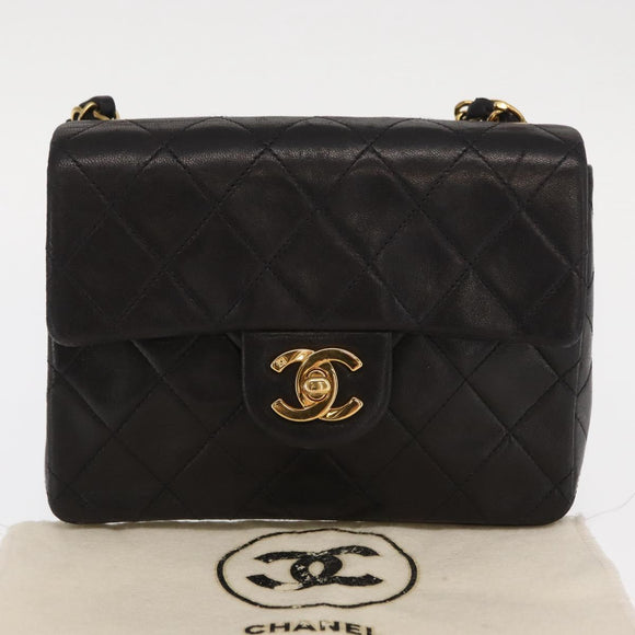CHANEL Matelasse Chain Shoulder Bag Lamb Skin Gold Black CC Auth 158863SAV
