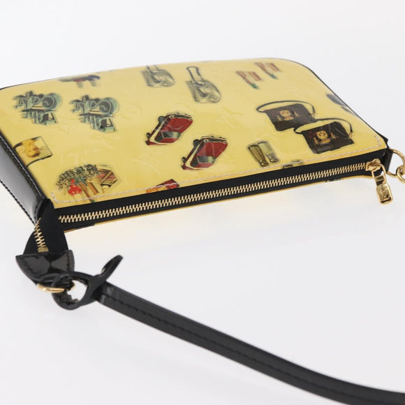 LOUIS VUITTON Vernis sticker Pochette Accessoires Pouch White M90928 Auth 159272