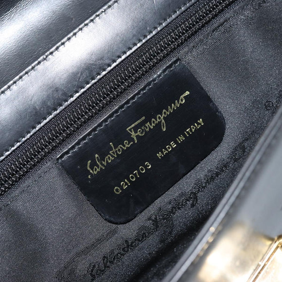 Salvatore Ferragamo Chain Gancini Shoulder Bag Leather Black Gold Auth 159360