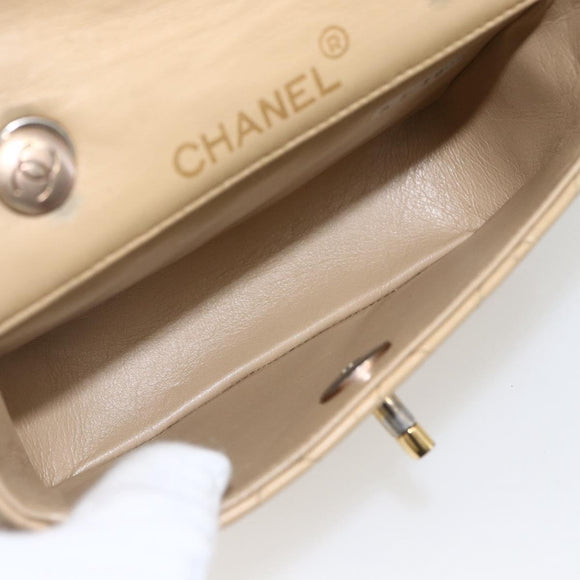 CHANEL Matelasse Chain Shoulder Bag Lamb Skin Beige Black CC Auth 160250