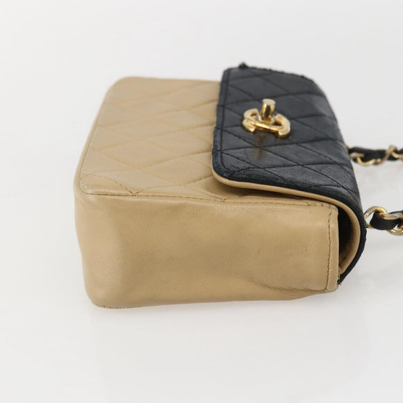 CHANEL Matelasse Chain Shoulder Bag Lamb Skin Beige Black CC Auth 160250