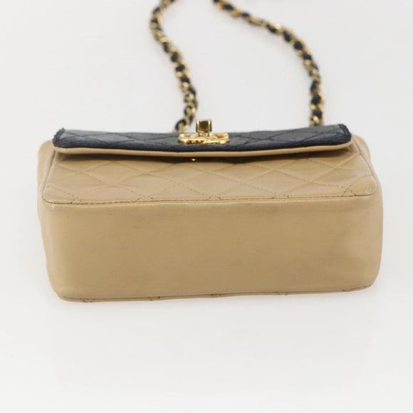 CHANEL Matelasse Chain Shoulder Bag Lamb Skin Beige Black CC Auth 160250