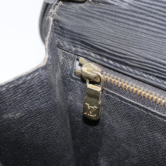LOUIS VUITTON Epi Serie Dragonne Clutch Bag Black Noir M52612 LV Auth 160670