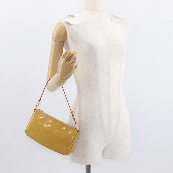 LOUIS VUITTON Vernis Pochette Accessoires Accessoiretasche Citrin LV Auth 161520