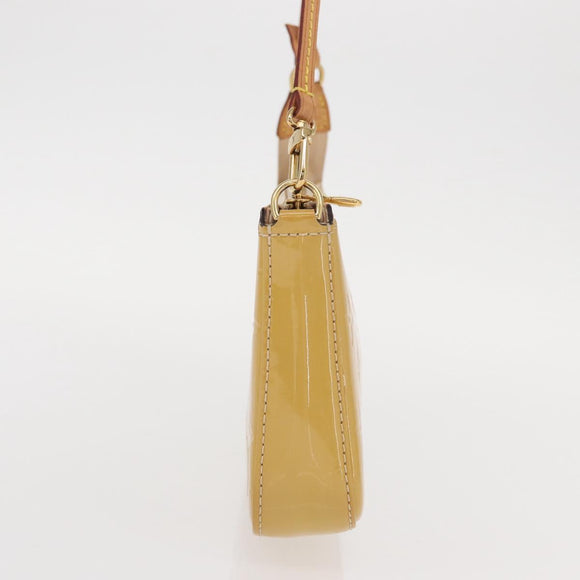 LOUIS VUITTON Vernis Pochette Accessoires Accessoiretasche Citrin LV Auth 161520