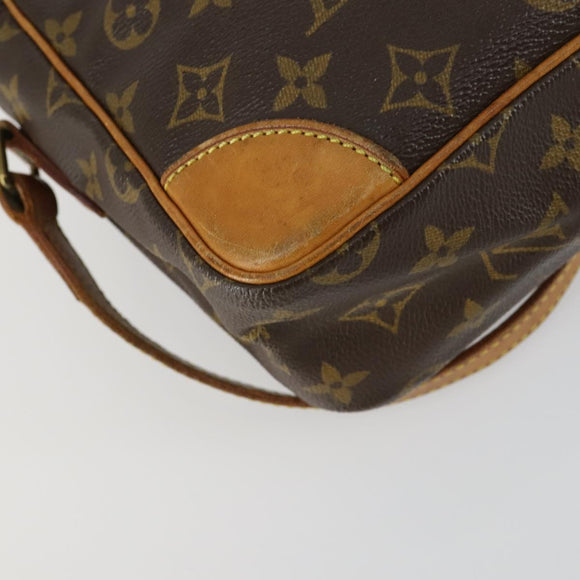 LOUIS VUITTON Monogram Trocadero 30 Shoulder Bag M51272 LV Auth 161628