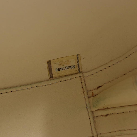 CHANEL Chain V Stitch La Pauza Shoulder Bag Leather White Gold CC Auth 161720SAV