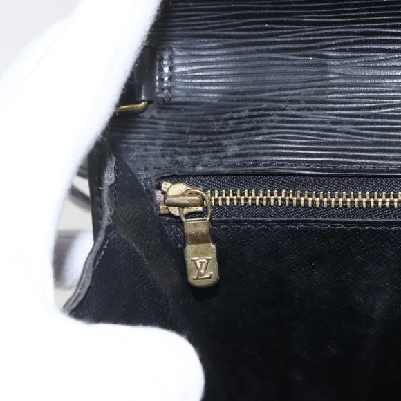 LOUIS VUITTON Epi Serie Dragonne Clutch Bag Black Noir M52612 LV Auth 162373