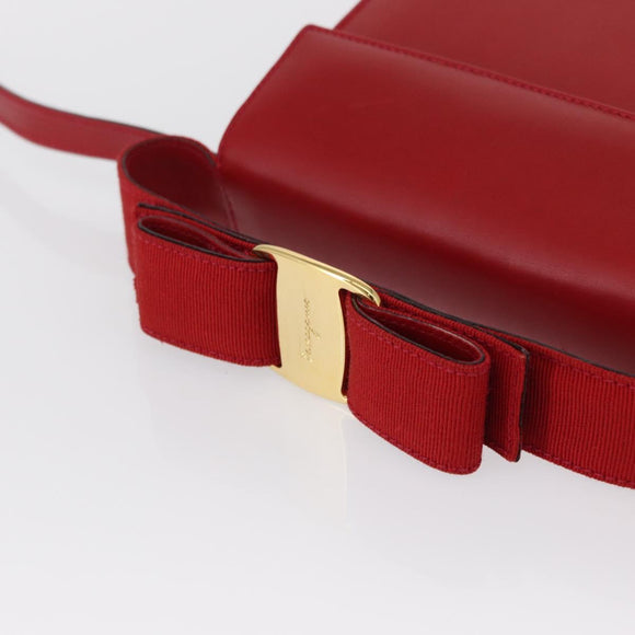 Salvatore Ferragamo Vala Hand Bag Leather 2way Red Gold Auth 162854