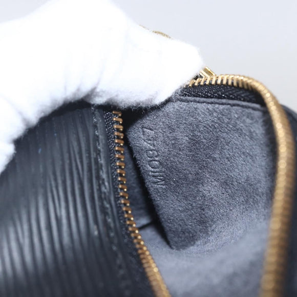 LOUIS VUITTON Epi Soufflot Pouch Schwarz LV Auth 163718