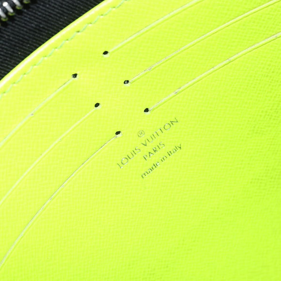 LOUIS VUITTON Taiga Pochette Voyager MM Clutch Bag Jaune LV Auth 163964