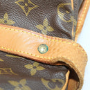 LOUIS VUITTON Monogram Saumur 43 Shoulder Bag M42252 LV Auth 164888-17