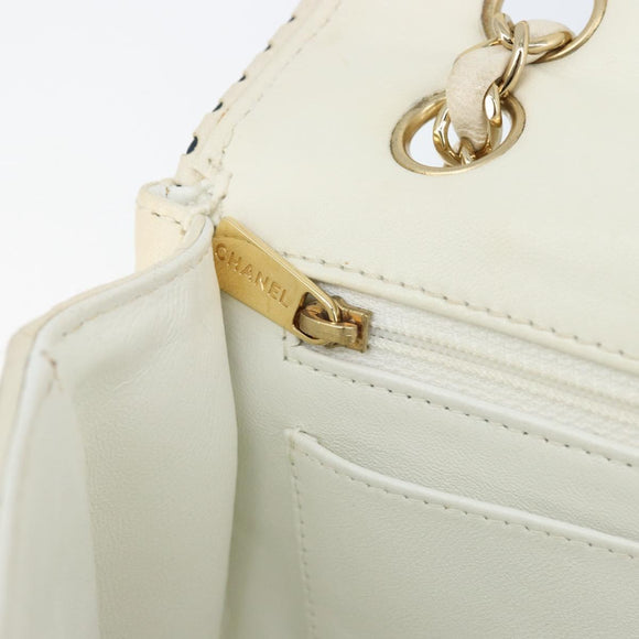 CHANEL Matelasse 25 Chain Shoulder Bag Leather White Gold CC Auth 168320V