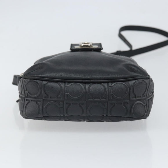 Salvatore Ferragamo Umhängetasche Leder Schwarz Silber Auth 168536
