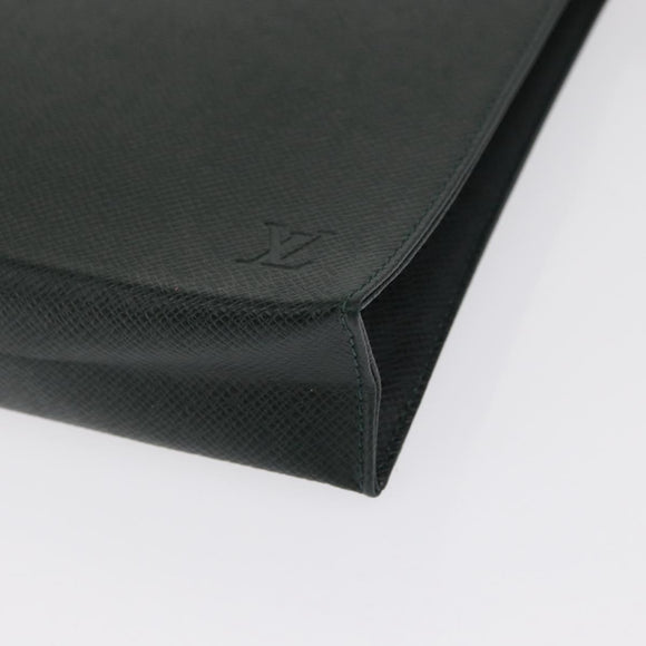 LOUIS VUITTON Taiga Poche Toilette 26 Pouch Epicea LV Auth 168673