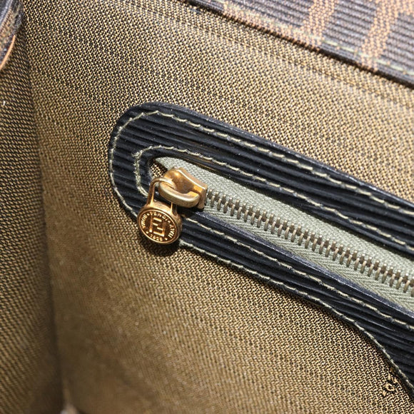 FENDI Zucca Canvas Vanity Handtasche Schwarz Braun Auth 169044