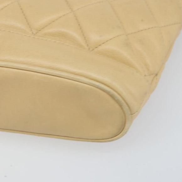 CHANEL Chain Matelasse Shoulder Bag Leather Beige Gold CC Auth 169546