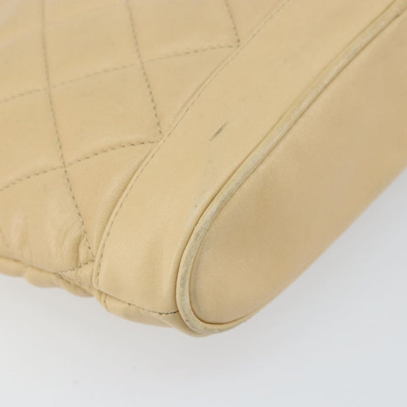 CHANEL Chain Matelasse Shoulder Bag Leather Beige Gold CC Auth 169546