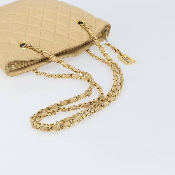 CHANEL Chain Matelasse Shoulder Bag Leather Beige Gold CC Auth 169546