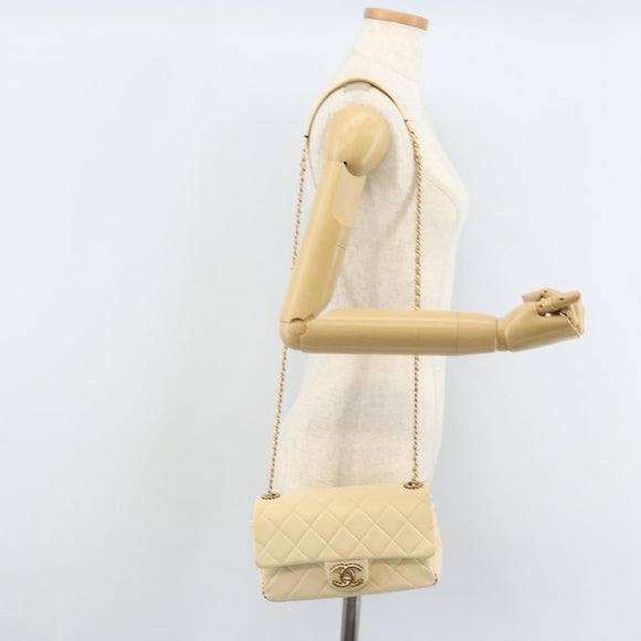 CHANEL Matelasse 22 Chain Shoulder Bag Lamb Skin Ivory Gold CC Auth 170660SAV