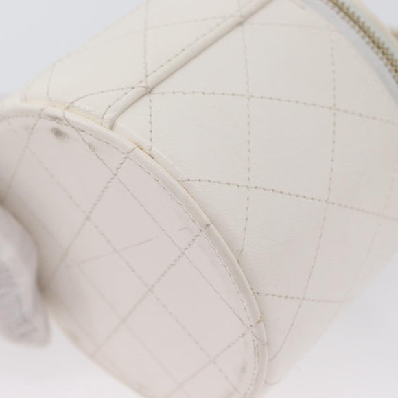 CHANEL Matelasse Chain Shoulder Bag Lamb Skin White Gold CC Auth 170857M