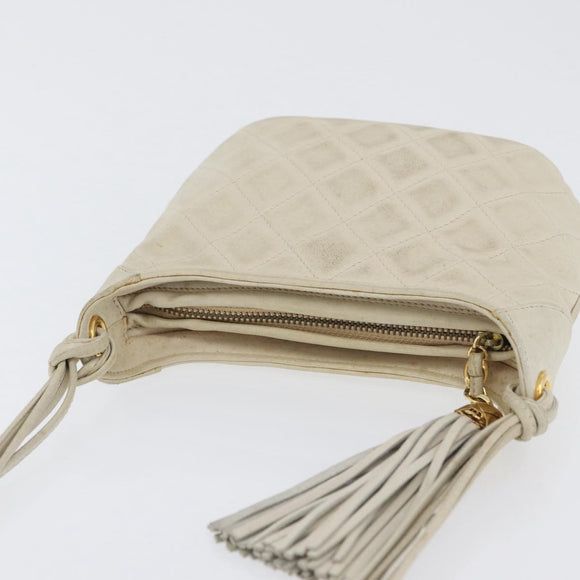 CHANEL Matelasse Shoulder Bag Lamb Skin Ivory Gold CC Auth 170897