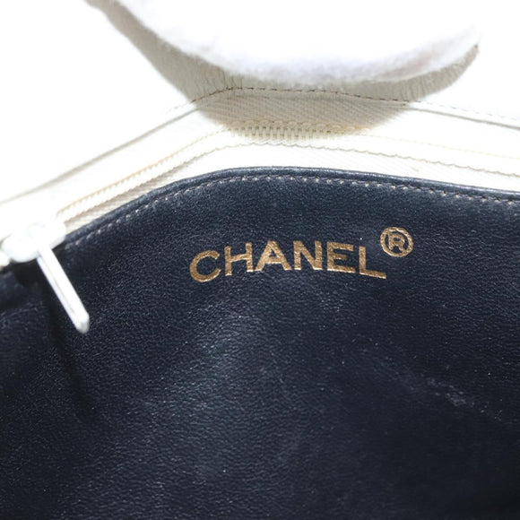 CHANEL Matelasse Chain Shoulder Bag Leather White Gold CC Auth 171161