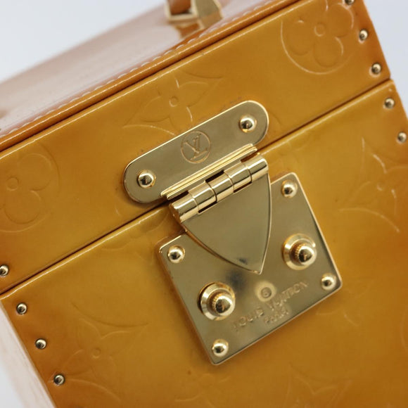 LOUIS VUITTON Monogram Vernis Bleecker Cosmetic Pouch Beige M91002 Auth 173131