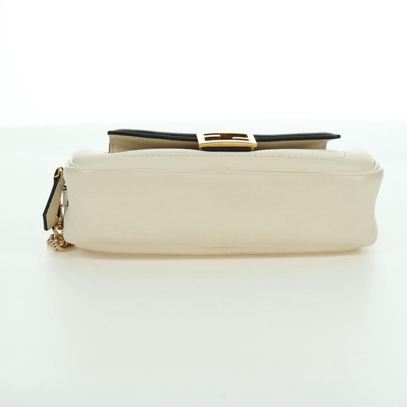 FENDI Easy Baguette Chain Schultertasche Leder Elfenbein Gold Auth 173156M