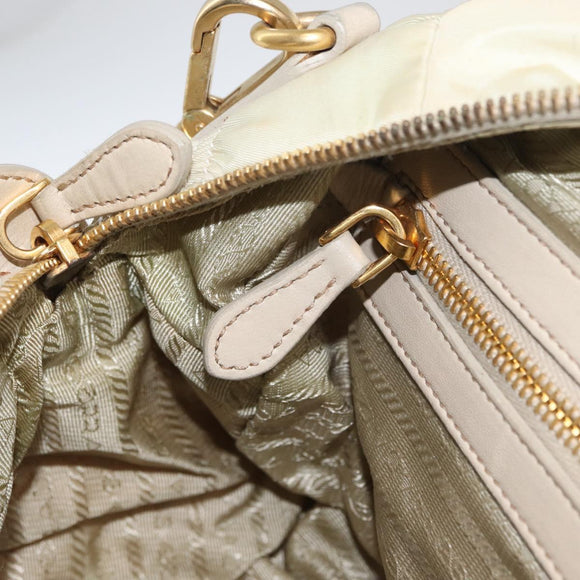 PRADA Geplooide Handtas Nylon 2-weg Ivoor Goud Auth 173201