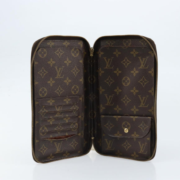 LOUIS VUITTON Monogram Pochette Escapade Reiseetui M60113 LV Auth 173221
