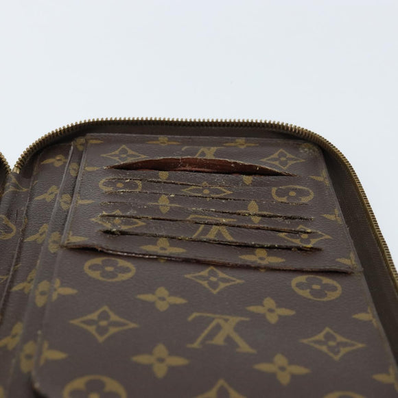 LOUIS VUITTON Monogram Pochette Escapade Reiseetui M60113 LV Auth 173221
