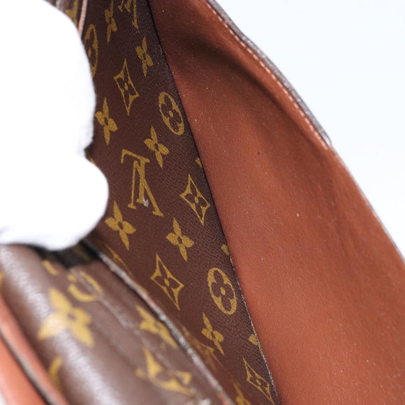 LOUIS VUITTON Monogram Pochette Escapade Reiseetui M60113 LV Auth 173221