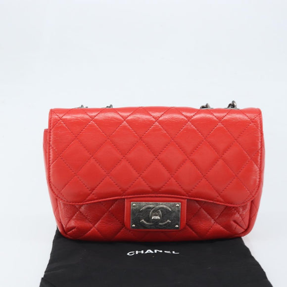 CHANEL Matelasse 25 Chain Shoulder Bag Calf Skin Red CC Auth 173308V