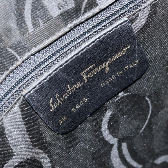 Salvatore Ferragamo Handtasche Leder Schwarz Gold Auth 173778
