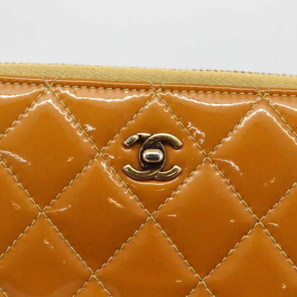 CHANEL Matelasse Long Wallet Patent leather Gold Yellow CC Auth 174373A