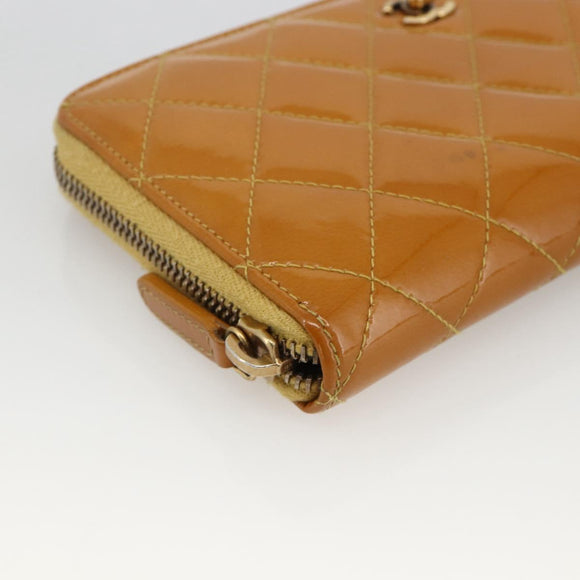 CHANEL Matelasse Long Wallet Patent leather Gold Yellow CC Auth 174373A